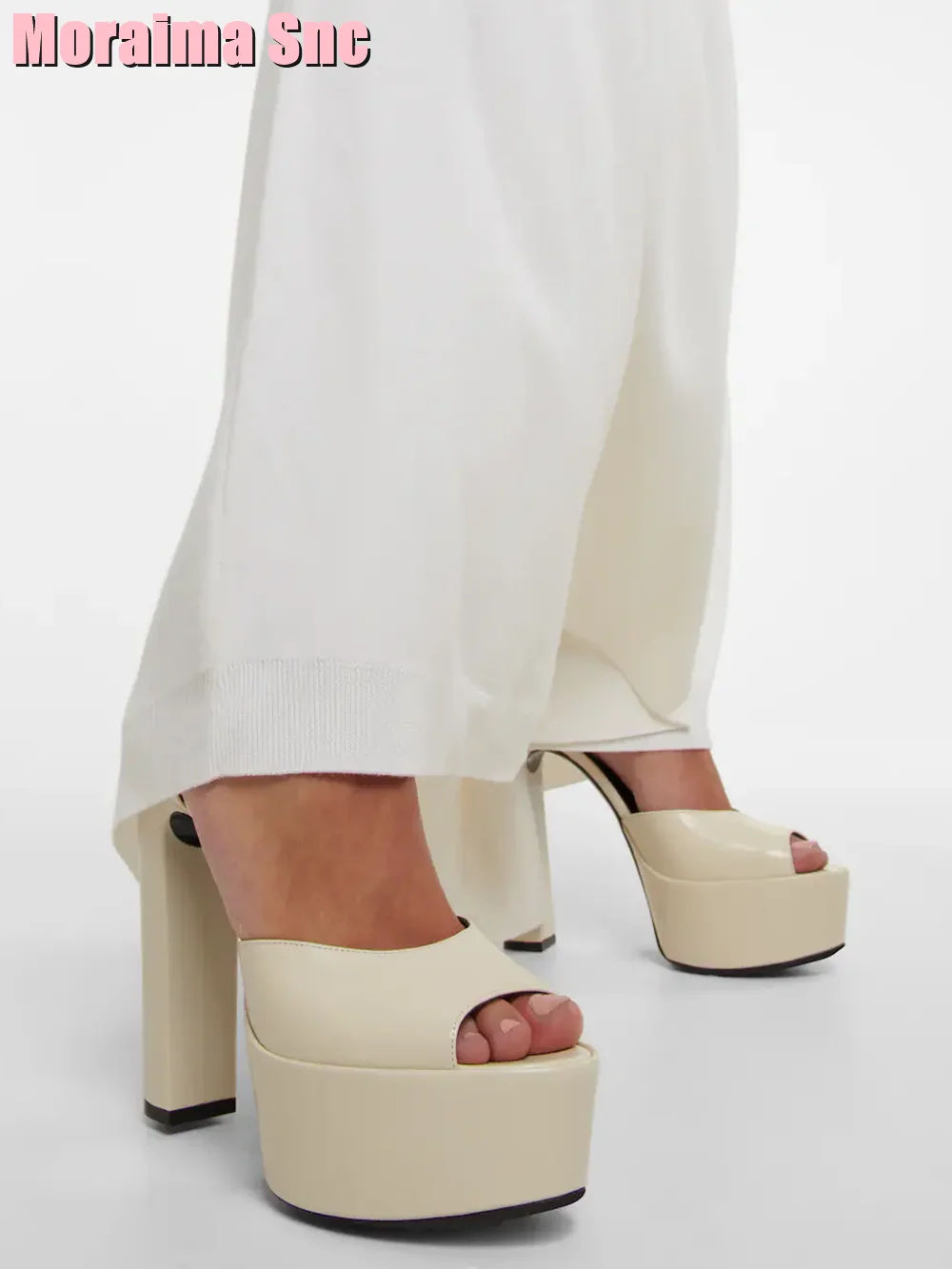 Chunky Sneaker Platform - Сандалии женские из лакированной кожи, открытый