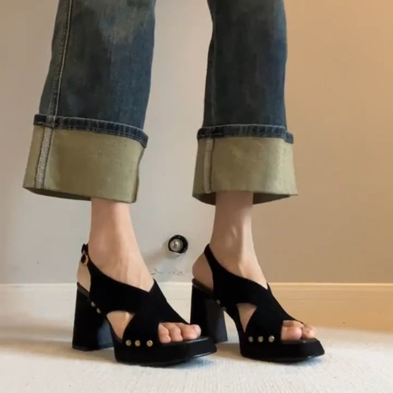 Новые женские сандалии на масс – обзор и цена Chunky Sneaker Platform